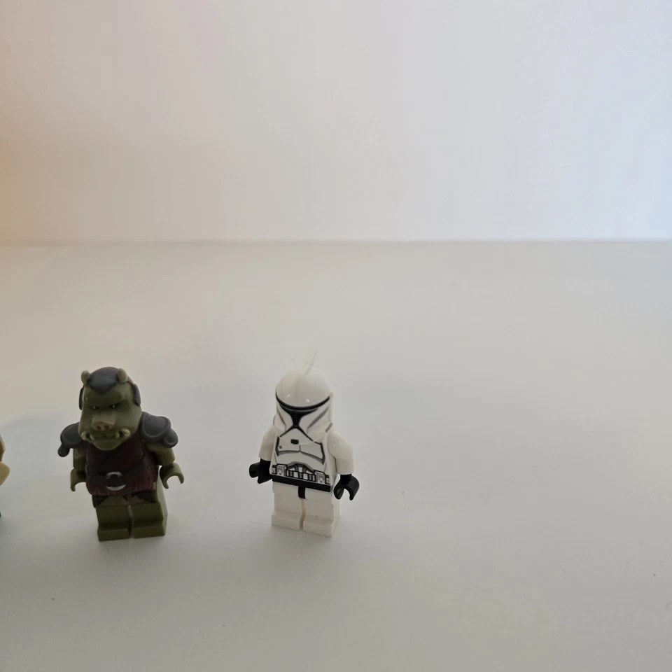 LEGO Star Wars Minifigures Lot Of 4 - Image 3 of 4