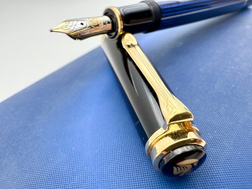 PELIKAN SOUVERAN M600 BLUE & BLACK FOUNTAIN PEN F 14K - Picture 8 of 10