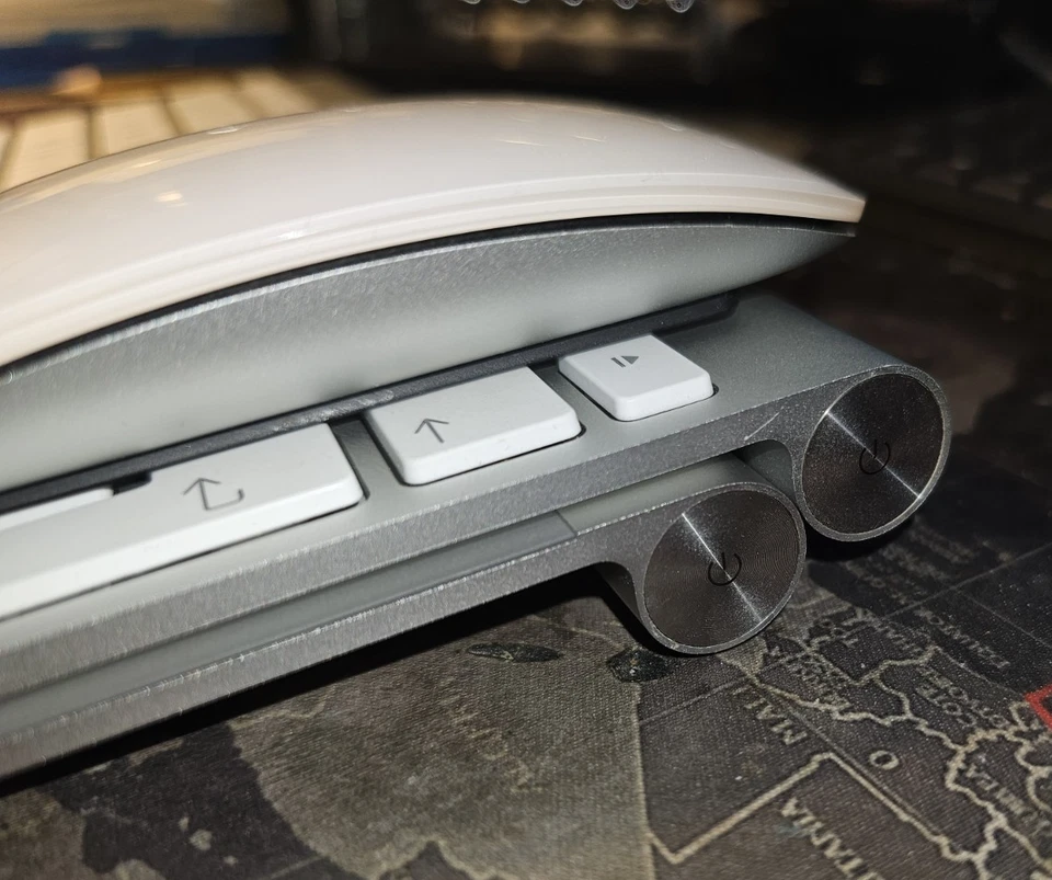 Genuine Apple Magic Keyboard, Mouse and Trackpad Wireless Set - Battery Models - Image 4 of 4