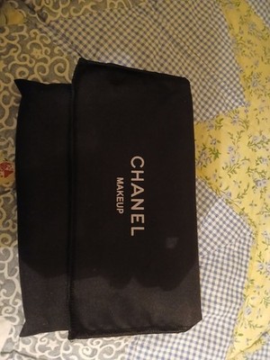 CHANEL Makeup GWP Quilted Cosmetic Pouch With Logo Charm & Dust Bag