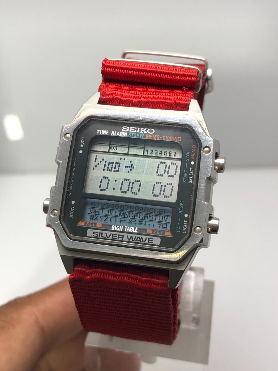 時計 SEIKO D409-5030  SilverWave Vintage Seiko D409-5030 Stainless Steel Japan A Seiko Silver