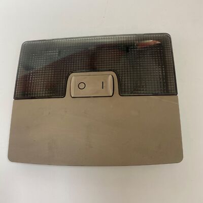 Innenraumleuchte Original Audi 4B0947105 SJ0 Audi A6 4B C5 S6 Farbe Beige