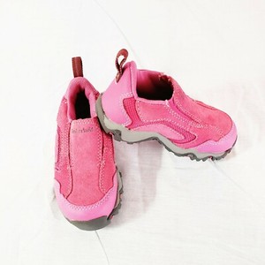 pink infant shoes