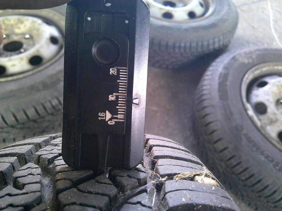 Original Renault Rapid Bj. 1989  Radsatz Satz Räder Allwetter 155 80 13 79T - Bild 3 von 3