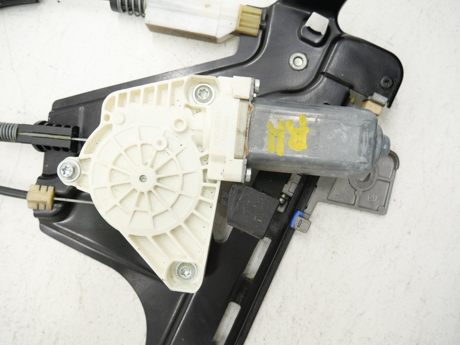 Used Right Passenger Door Window Regulator Motor RH 2020-2023 Mclaren GT OEM