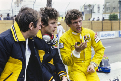 Jan Lammers and Gunter Schmid left chat in pitlane 1981 F1 Old Photo 2