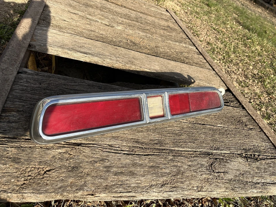Lanterna traseira direita Mercury Bobcat 1975-1978 fabricante de equipamento original 1976 1977  - Imagem 2 de 4