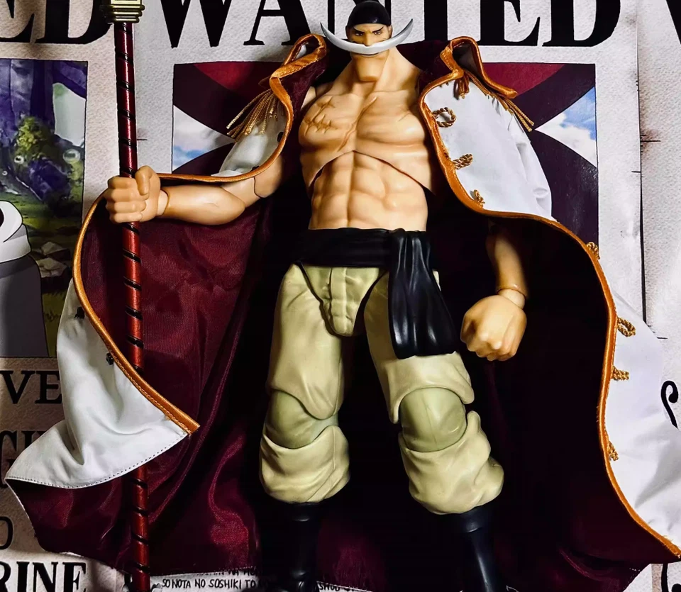 Novo Casaco com Fio Megahouse Variável Ação Heróis Vah Edward Newgate (Sem Figura) - Imagem 3 de 4