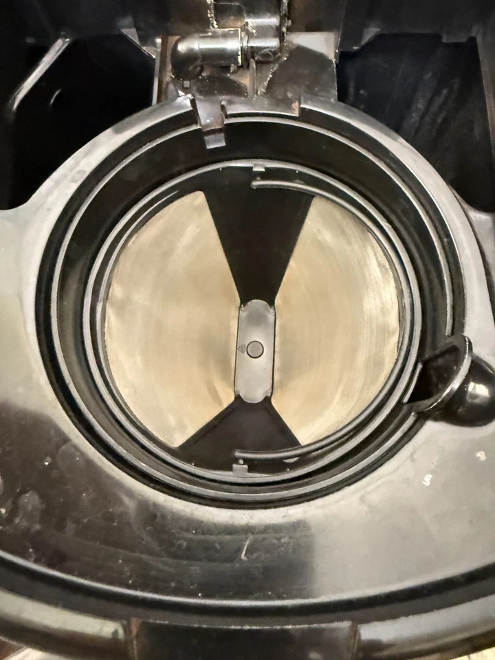 Cuisinart 12 Cup Programmable Coffee Maker with Carafe - Image 3 of 4