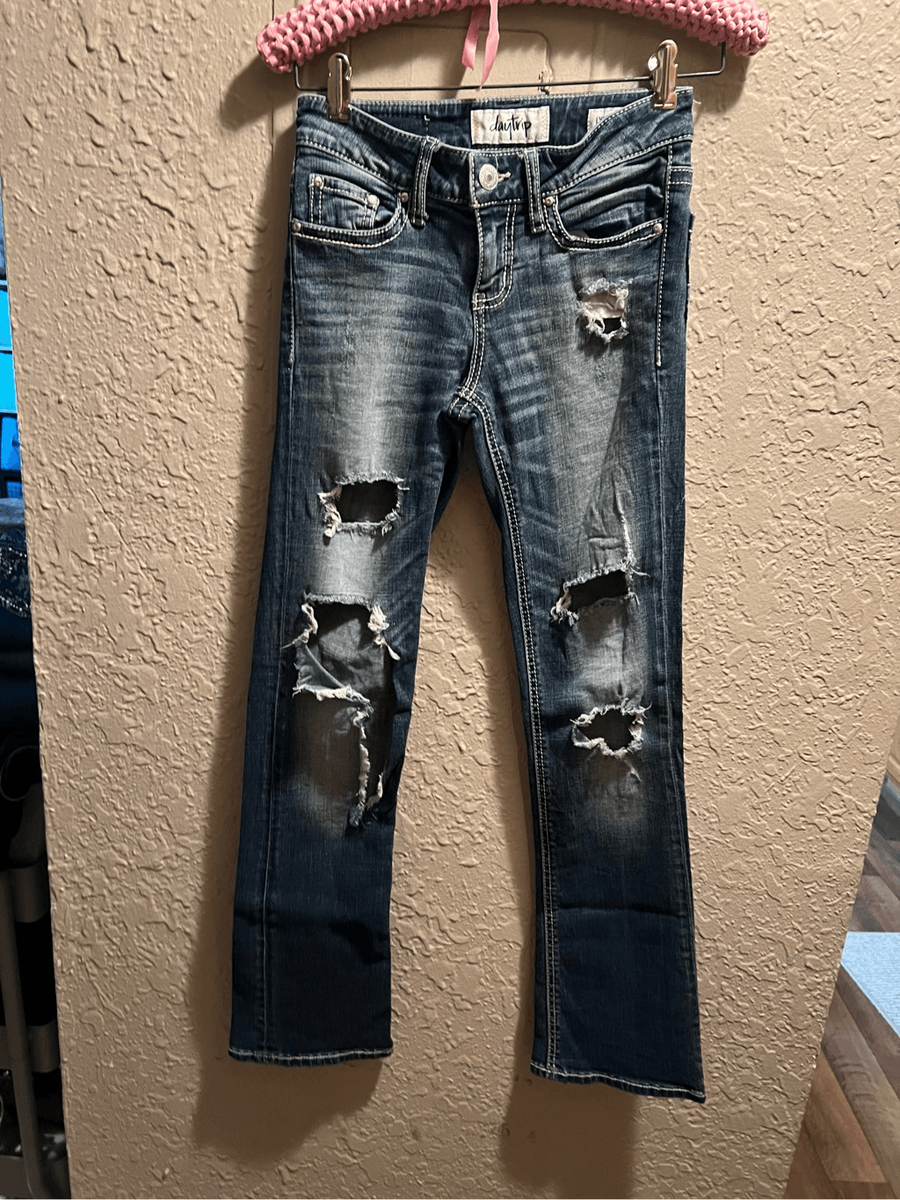 Daytrip Lynx Bootcut Jeans Woman’s Size 24R Distressed