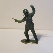 1960's Louis Marx WW2 World War 2 II Green American USA Toy Soldier 60MM Figure