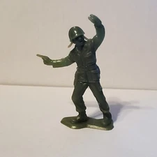 1960's Louis Marx WW2 World War 2 II Green American USA Toy Soldier 60MM Figure