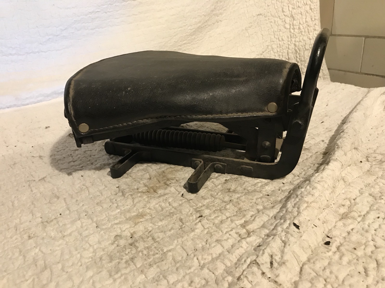 Sitzbank Klemmverschluss Für Kreidler Flory MF 23 30 34 - Original Ersatzteil