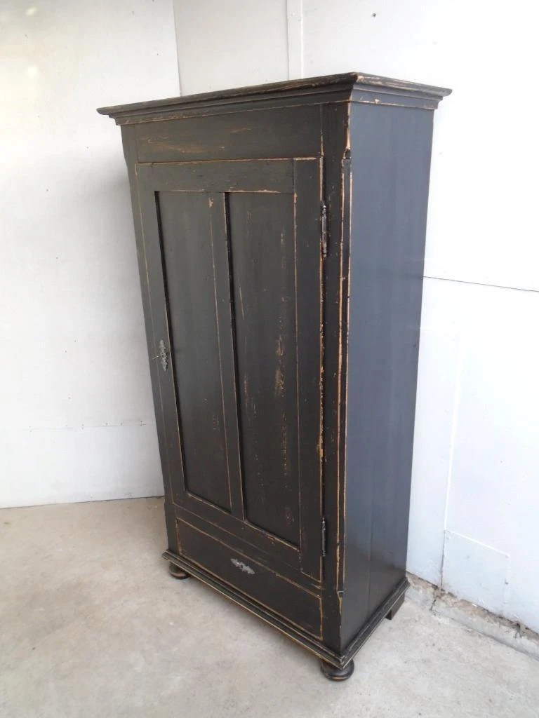 A Trendy Black Victorian 1 Door Antique Old Pine Landing Linen Cupboard