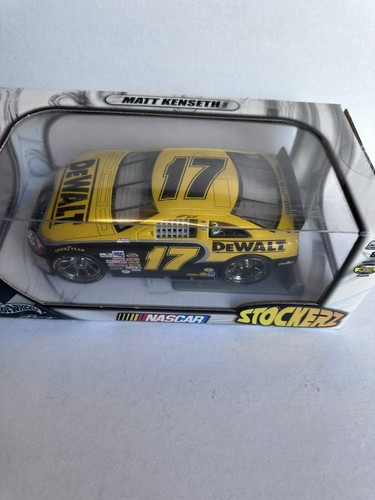 Hot Wheels 2004 Stockerz # 17 Matt Kenseth Dewalt Ford 1:24 - NIB - New Unopened - Picture 7 of 8