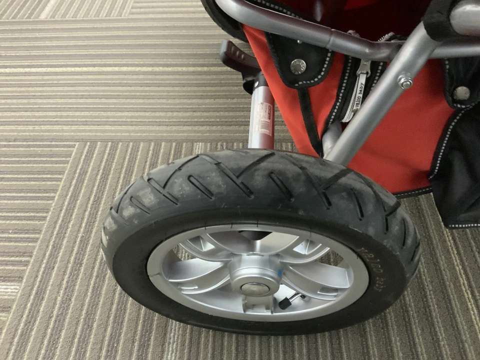 Excelente Cochecito Doble Doble Doble Bebé Usado Valco Modo Tri Rojo Foto 4 de 4