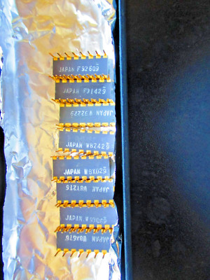 8 St- IC´s  mit Goldpins vermutlich für TRS-80