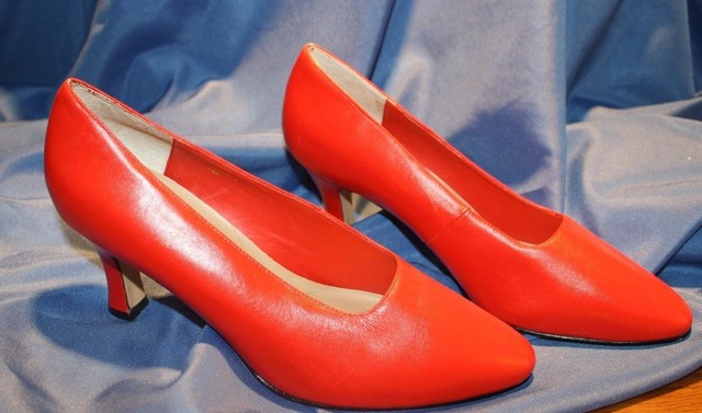red heels 7.5