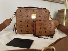 Original MCM Crossbody Bag und passende Geldbörse 