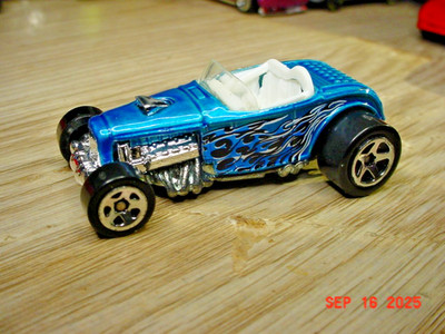 Hot Wheels Ford Deuce Roadster Blue C5S 1/64 j1118