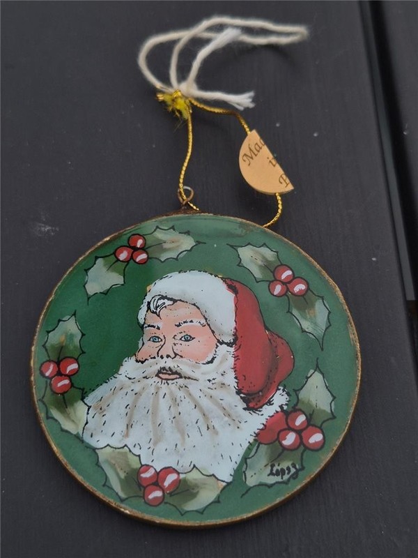 CHRISTMAS ORNAMENT ROUND 2 3/8" GLASS HAND PAINTED SIGNED SANTA CLAUS PERU