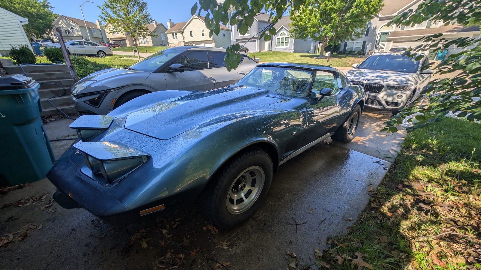 1977 Blue Chevrolet Corvette   | C3 Corvette Photo 4