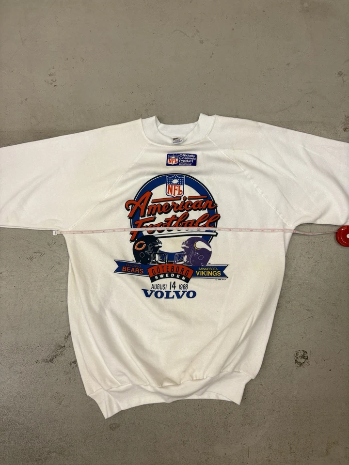 Vintage 1988 NFL Bears vs Vikings Göteborg Sweden Volvo Crewneck Trench sz Large - Image 4 of 4