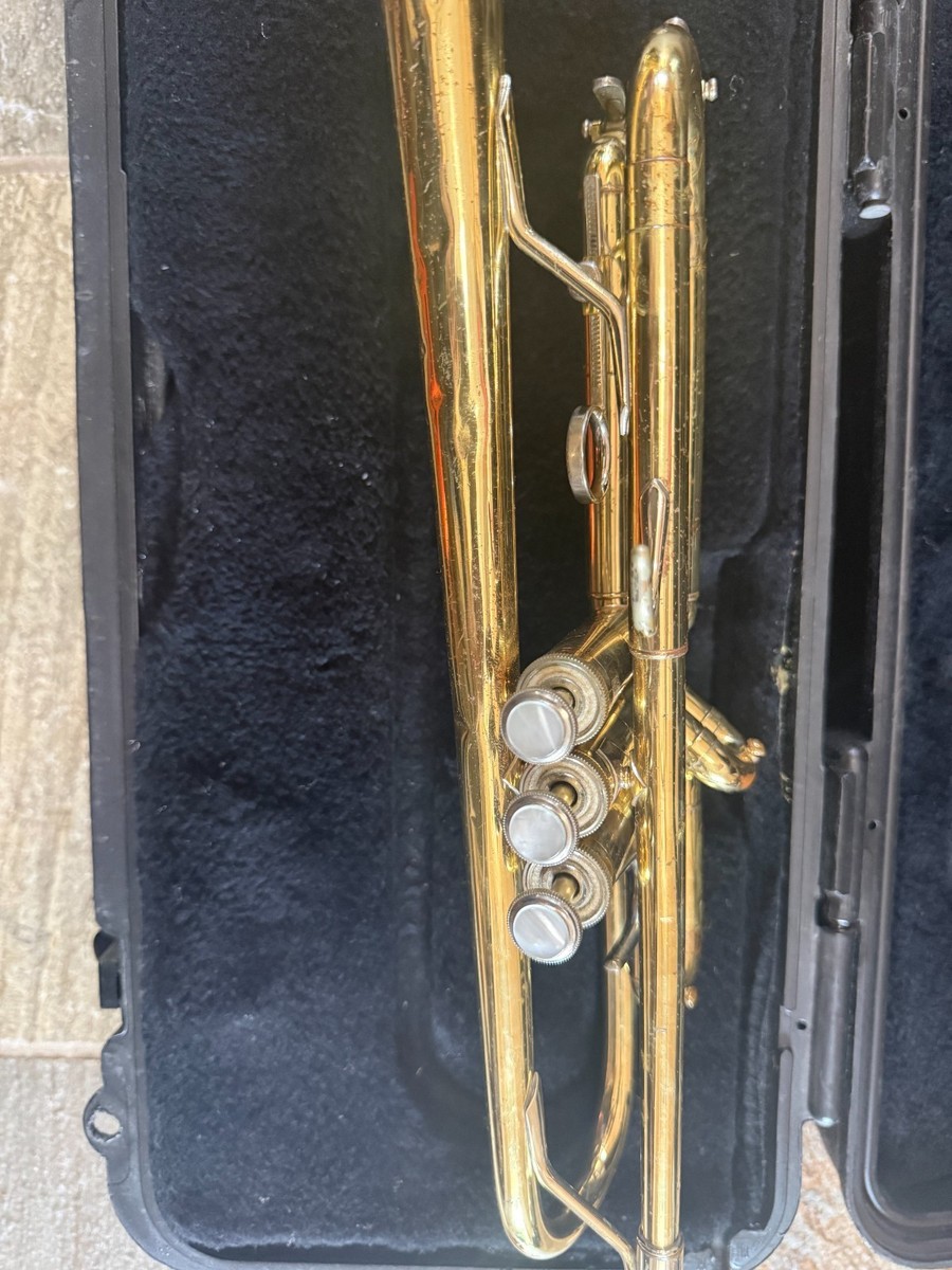 Bach TR300 TRUMPET with mouthpiece and case. Made in USA | eBay