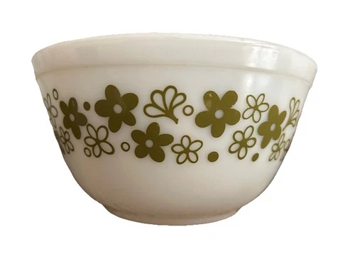 Pyrex Spring Blossom Crazy Daisy Vintage 1.5 Qt. Mixing Bowl #402,Made In USA