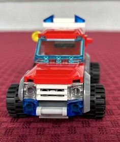 Lego City Fire Off-Road Fire Rescue (7942) with minifigure ~ 99% Complete