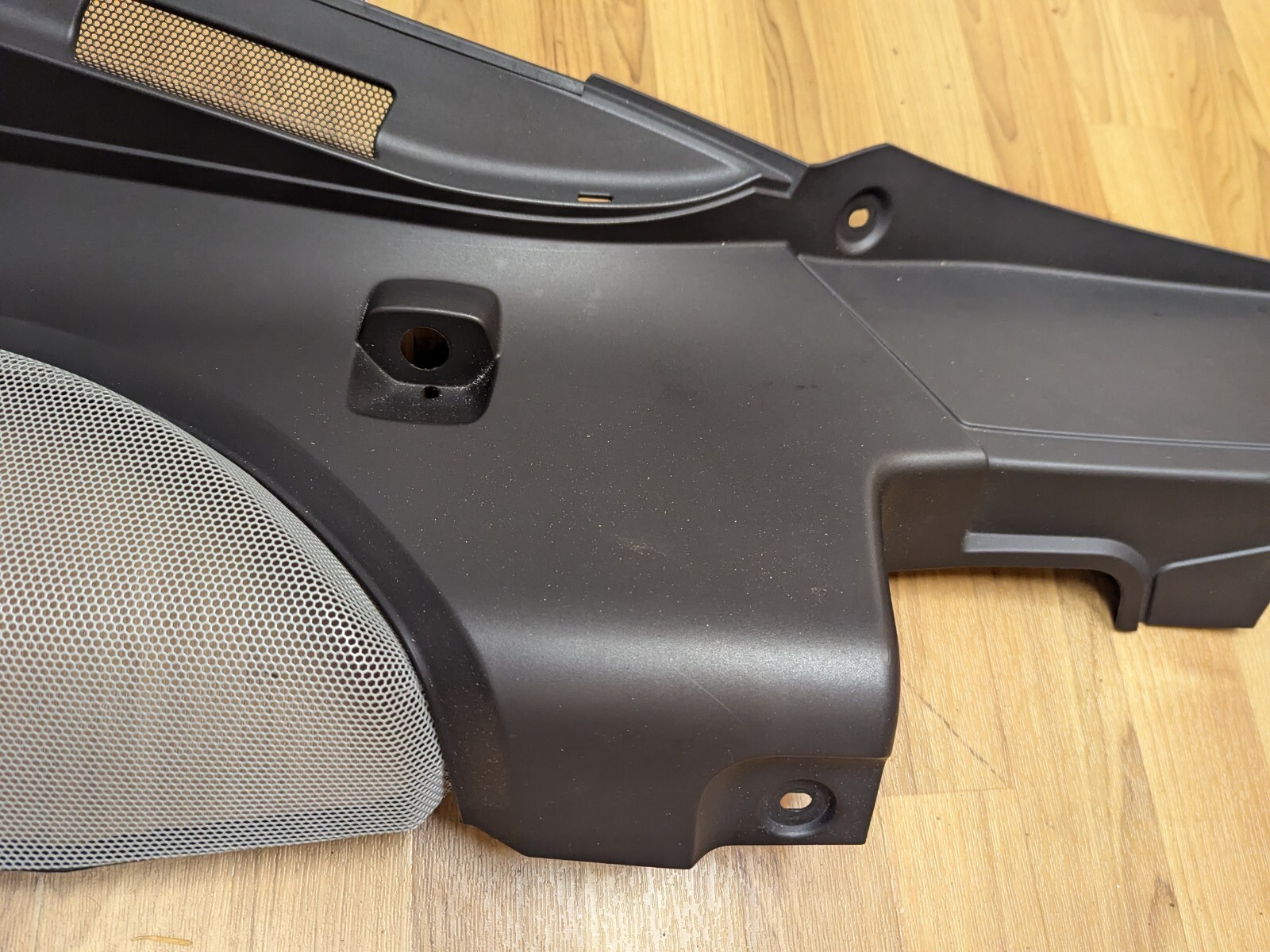 Audi R8 Side Cover - Audi (420-863-082-A)