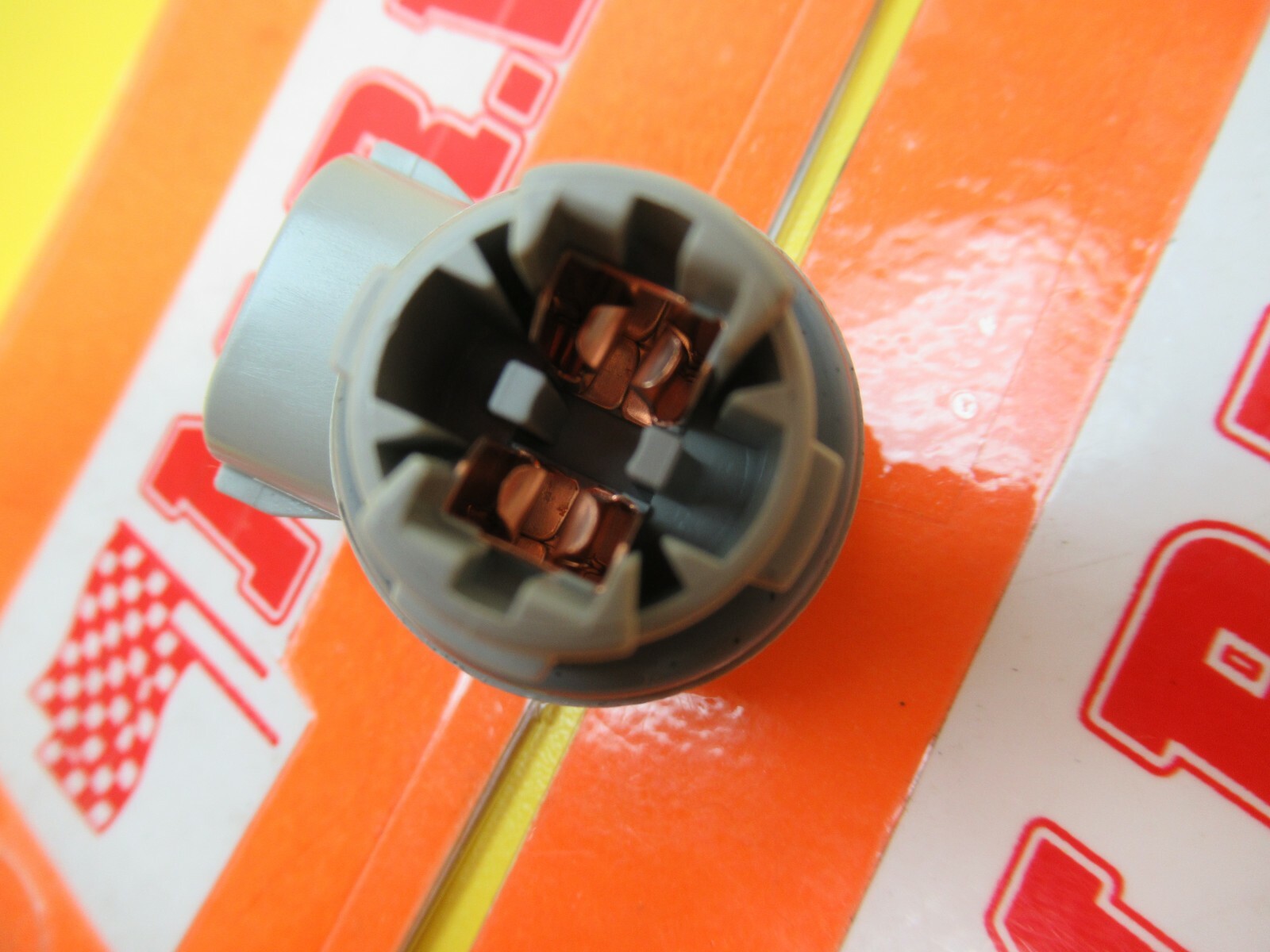 TURN SIGNAL SIDE MARKER LIGHT BULB SOCKET LAMP FRONT FENDER oem SCION