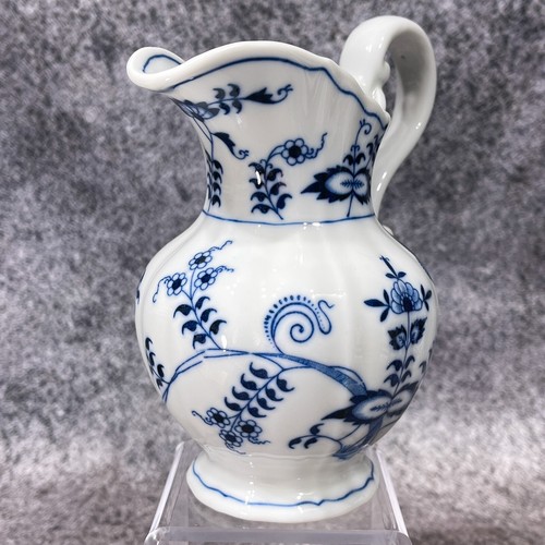 Blue Danube Blue Onion China Pitcher Creamer White Porcelain Japan 16oz 6.25" - Picture 3 of 7