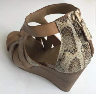 Cole Haan beautiful heels, size 9B, solid ligth brown and  display picture 1