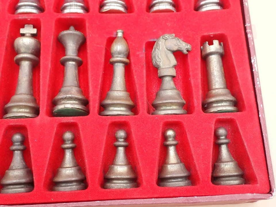 Staunton ? Metal Chess 32 Piece 2.8" tall 1" base - King (Vintage) - Image 4 of 4
