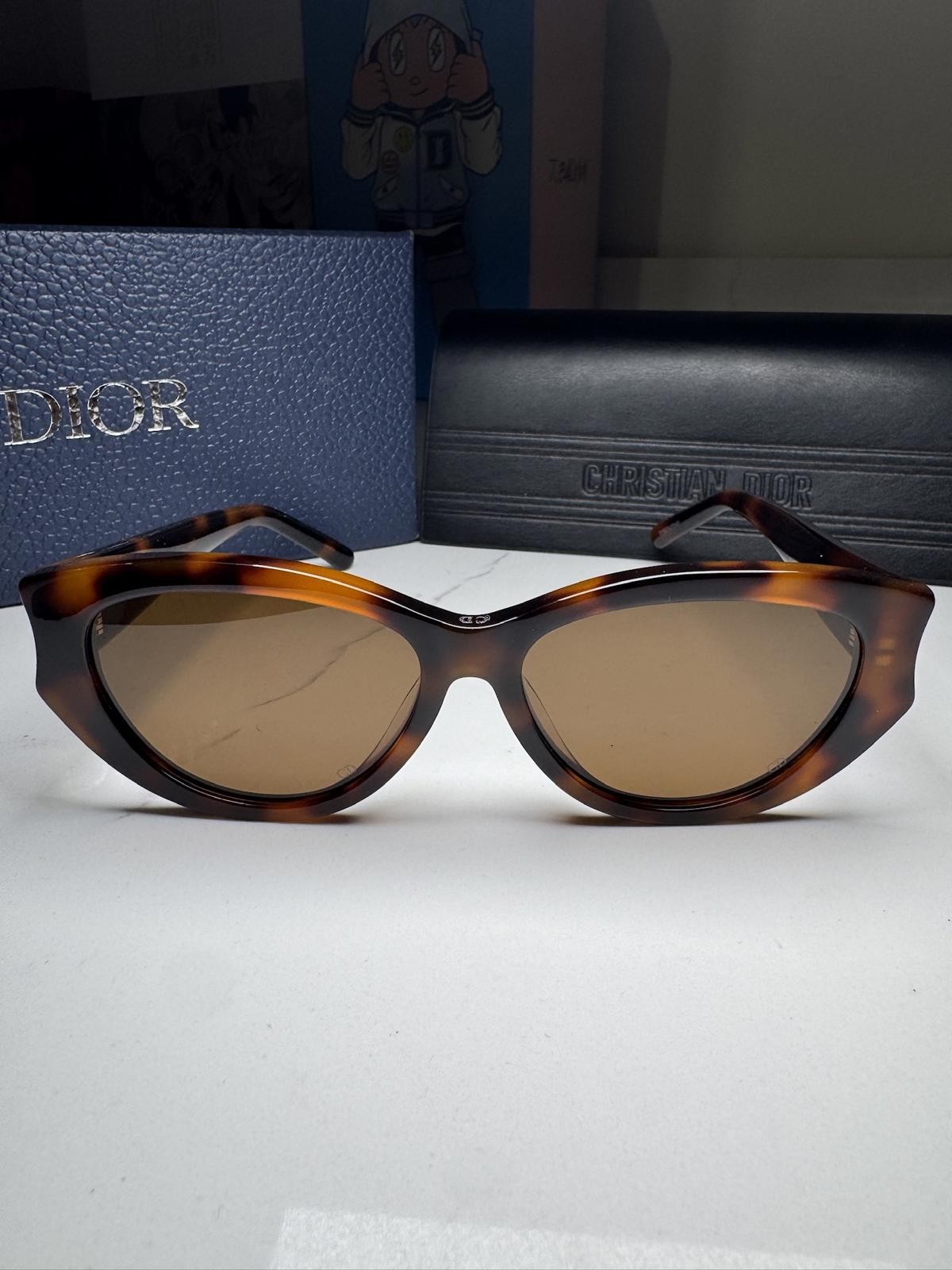 Dior Glow B1I Sunglasses