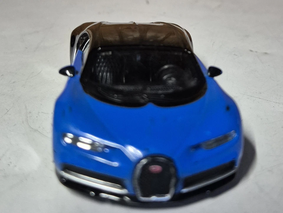 Bburago Bugatti Chiron 1/43 miniature voiture bleu/noir supercar - Photo 2/4