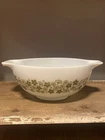 Vintage Pyrex Spring Blossom Crazy Daisy 2.5 Quart Mixing Bowl White Green #443