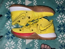 Preços baixos em Nike SpongeBob SquarePants x Kyrie