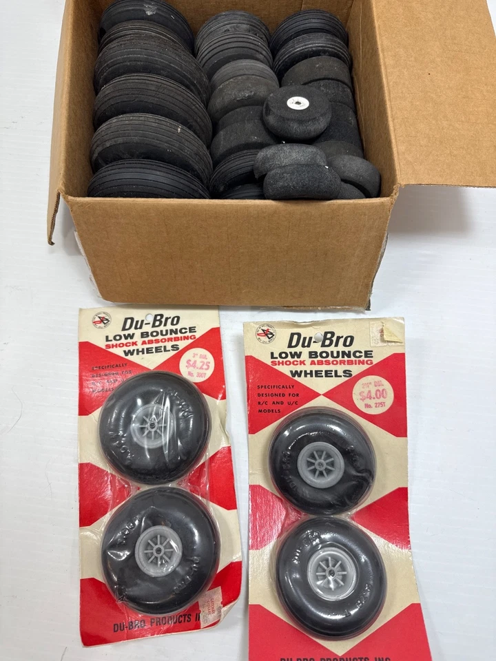 Du-Bro Ruedas Amortiguadoras de Bajo Rebote para Aviones RC Lote de 30 Cuatro Nuevas en Caja Foto 4 de 4