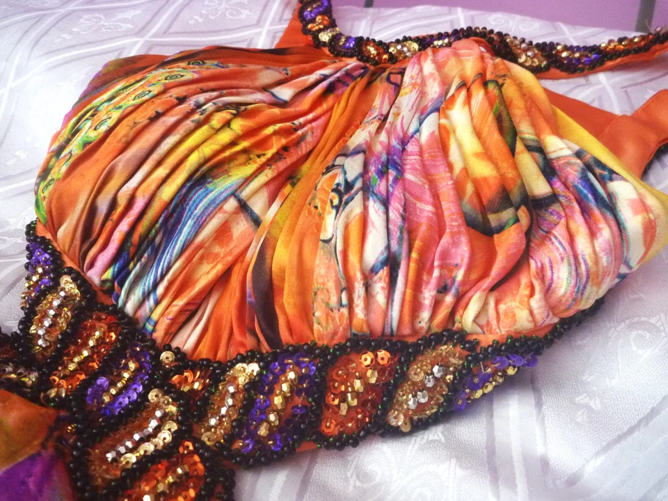 Vestido largo acordeón talla 0 maxi cuentas lentejuelas halter espalda abierta satinado pasarela Foto 3 de 4