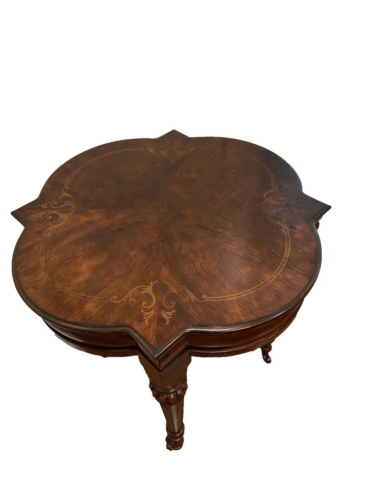 Mesa central auxiliar con incrustaciones de marquetería estilo mediterráneo italiano Ethan Allen Foto 3 de 4