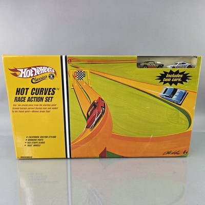 Hot Wheels Classics Hot Curves Track Race Playset '57 Chevy & Vairy 8 Cars NEW