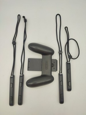 original Nintendo Switch Zubehör: 4x Handschlaufen, 1x Joy Con Grip 17626
