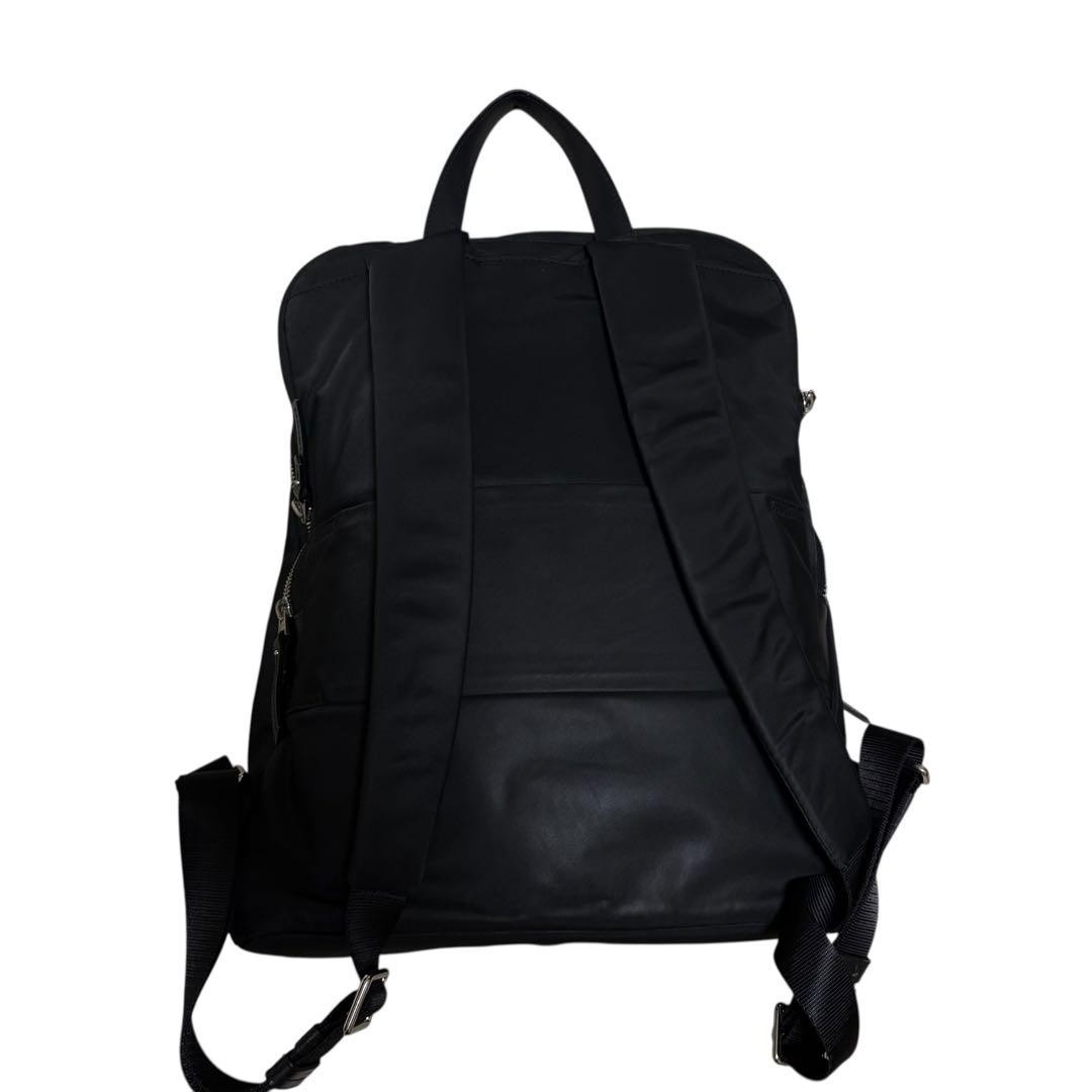 Good condition Tumi backpack, two compartments, f… - image 3