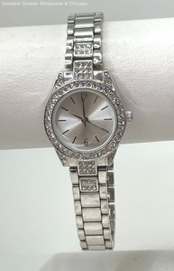 Silver Tone Ladies Stainless-Steel Back Icy Fashion Watch 44.7g