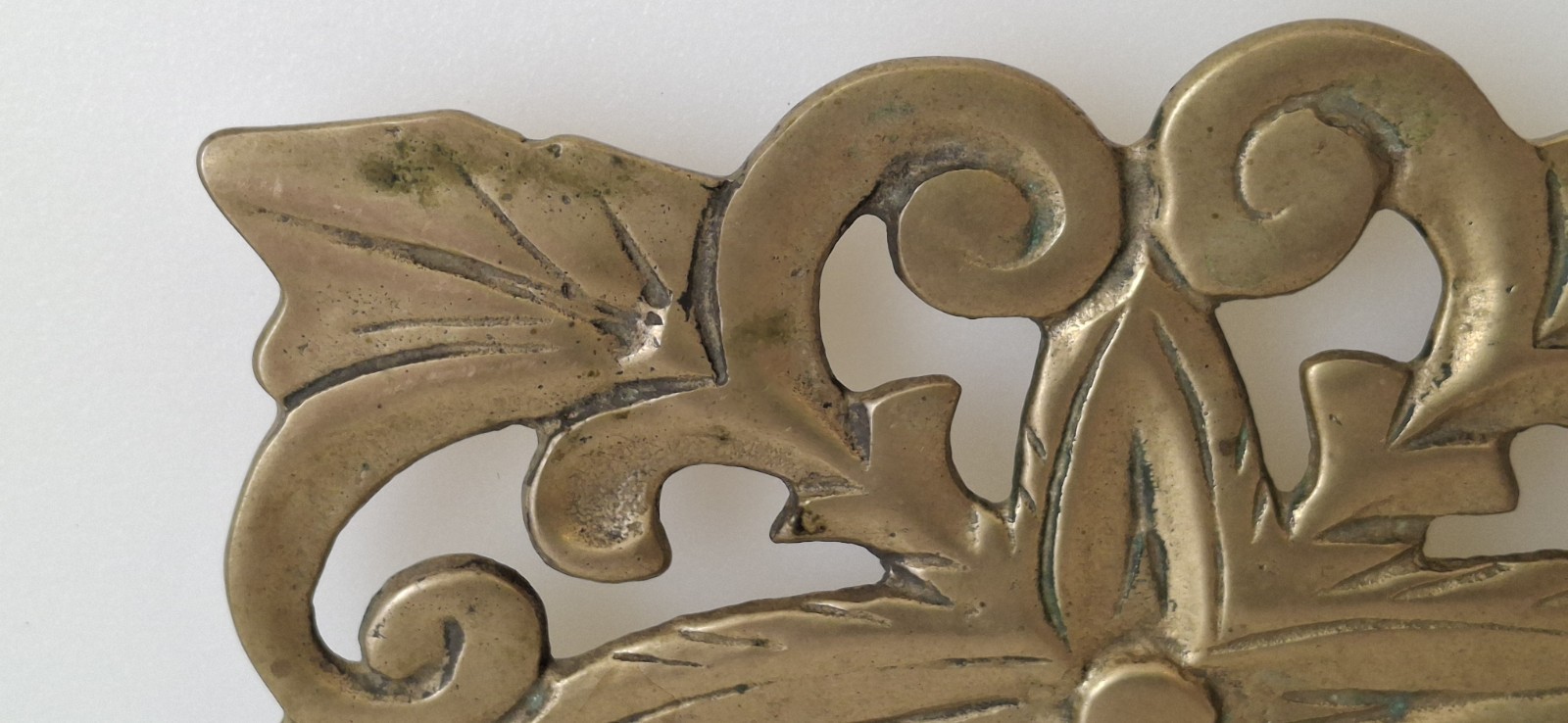 Vintage Crowning Touch Brass Trivet Flower Design Beautiful Patina