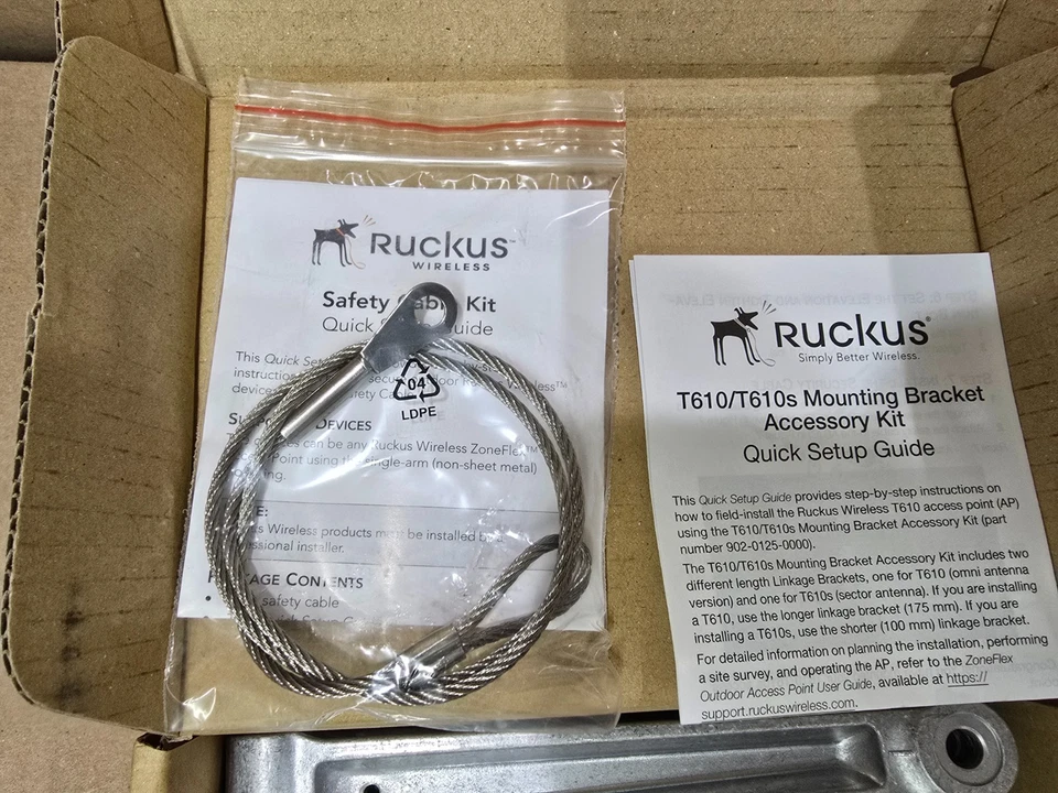 Commscope Ruckus Soporte de montaje exterior para el T310 T350 T610 T710 T750 Foto 4 de 4