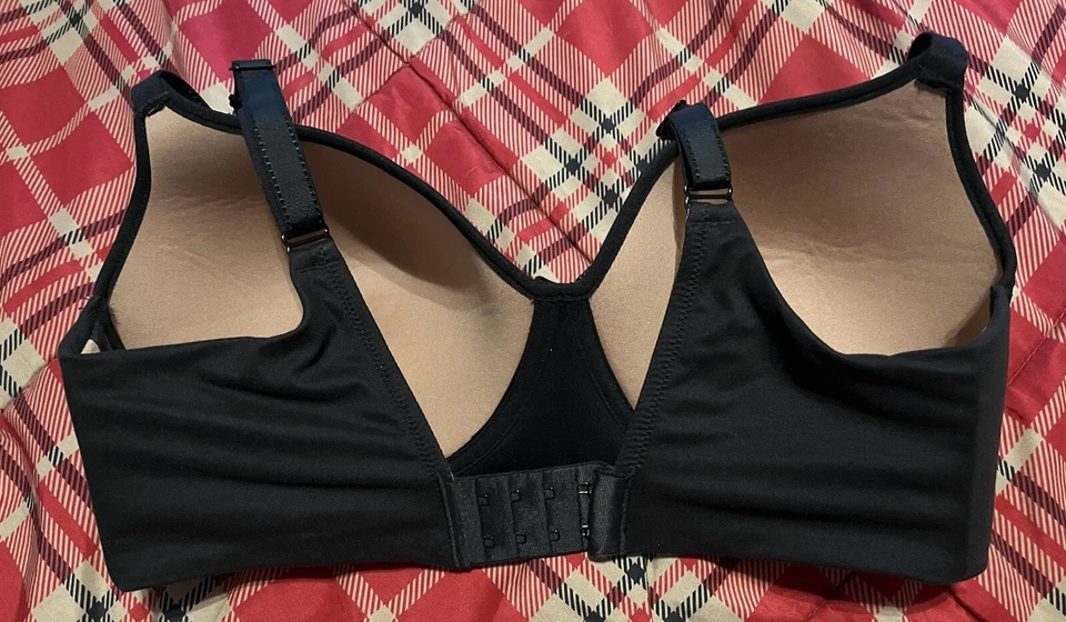 Sujetador negro Chantelle 36DD terciopelo táctil sin cables 2757 Foto 2 de 2