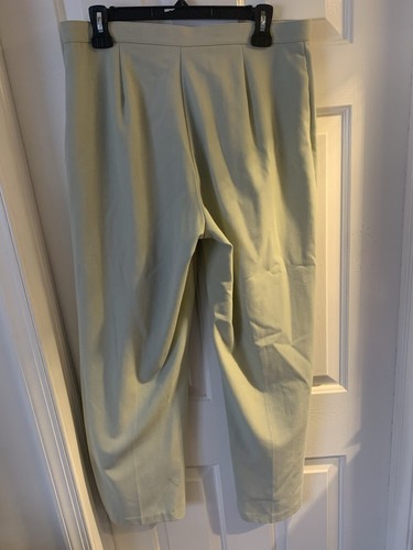 Pre Owned Women’s Briggs New York Casual Pants Sz 12 Business Comfort - Picture 4 of 13